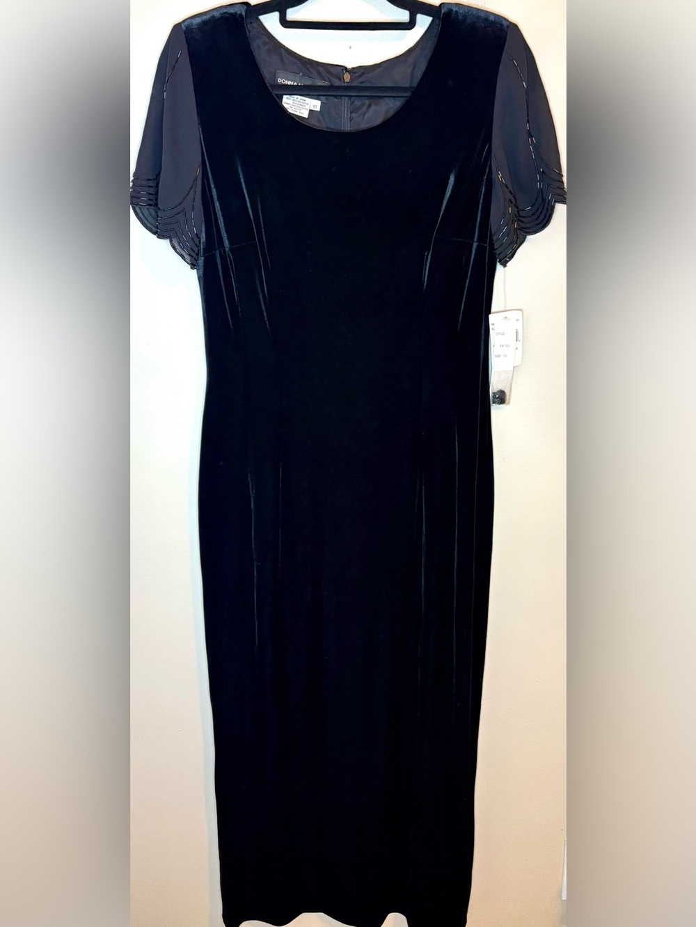 NWT Donna Morgan Black Velvet Beaded Sheer Sleeve Maxi Dress Size 10